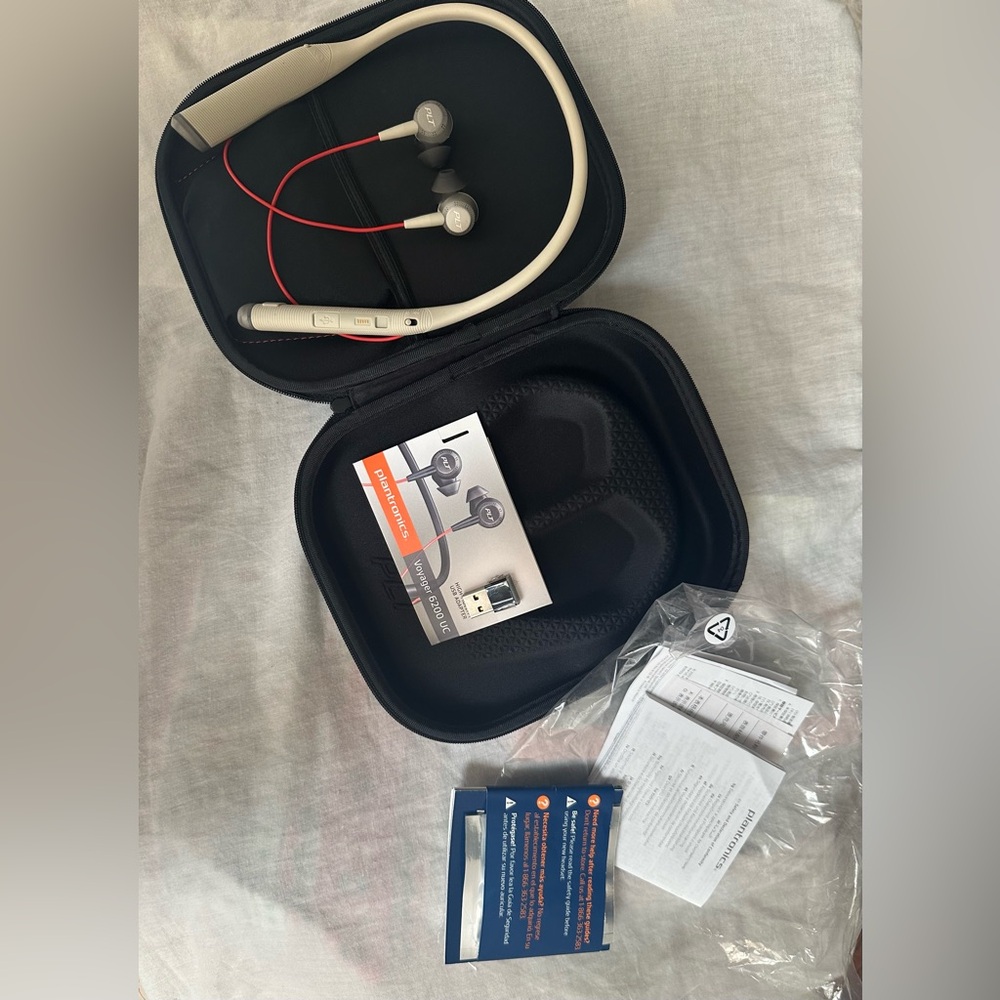 NEW - Plantronics Voyager 6200 UC Bluetooth Neckband Headset